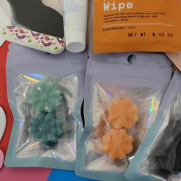 Valentins Day Bath Care Set, Peter Thomas Roth Mask, Bathsalts, Wax Melts..💗 - Picture 5 of 6